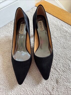 Badgley Mischka Black Pointed-Toe Suede Pumps